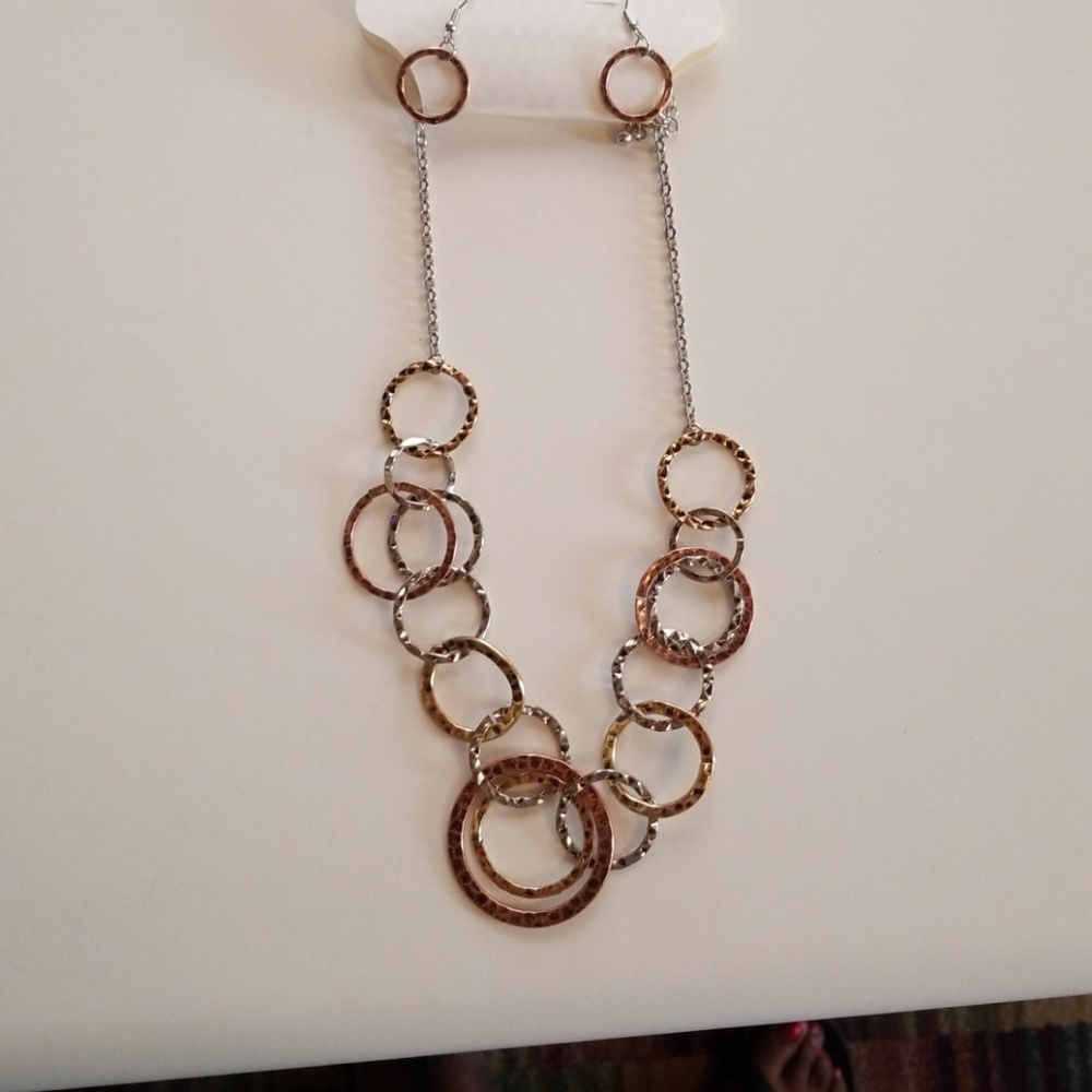 Necklace and earring set